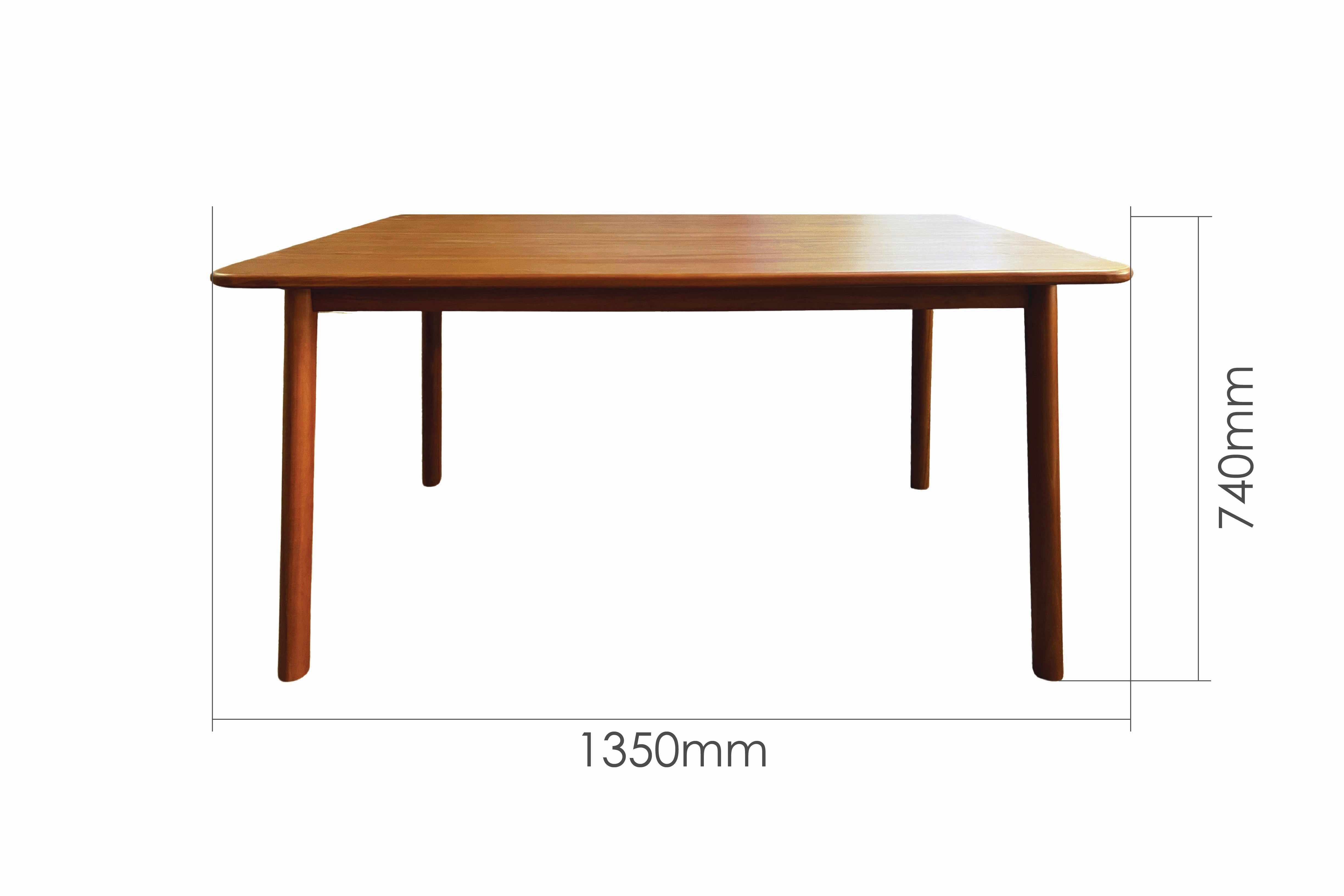LEIKA 135CM DINING TABLE
