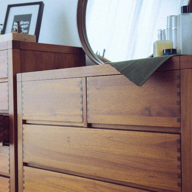 FISKE CHEST OF 5 DRAWERS