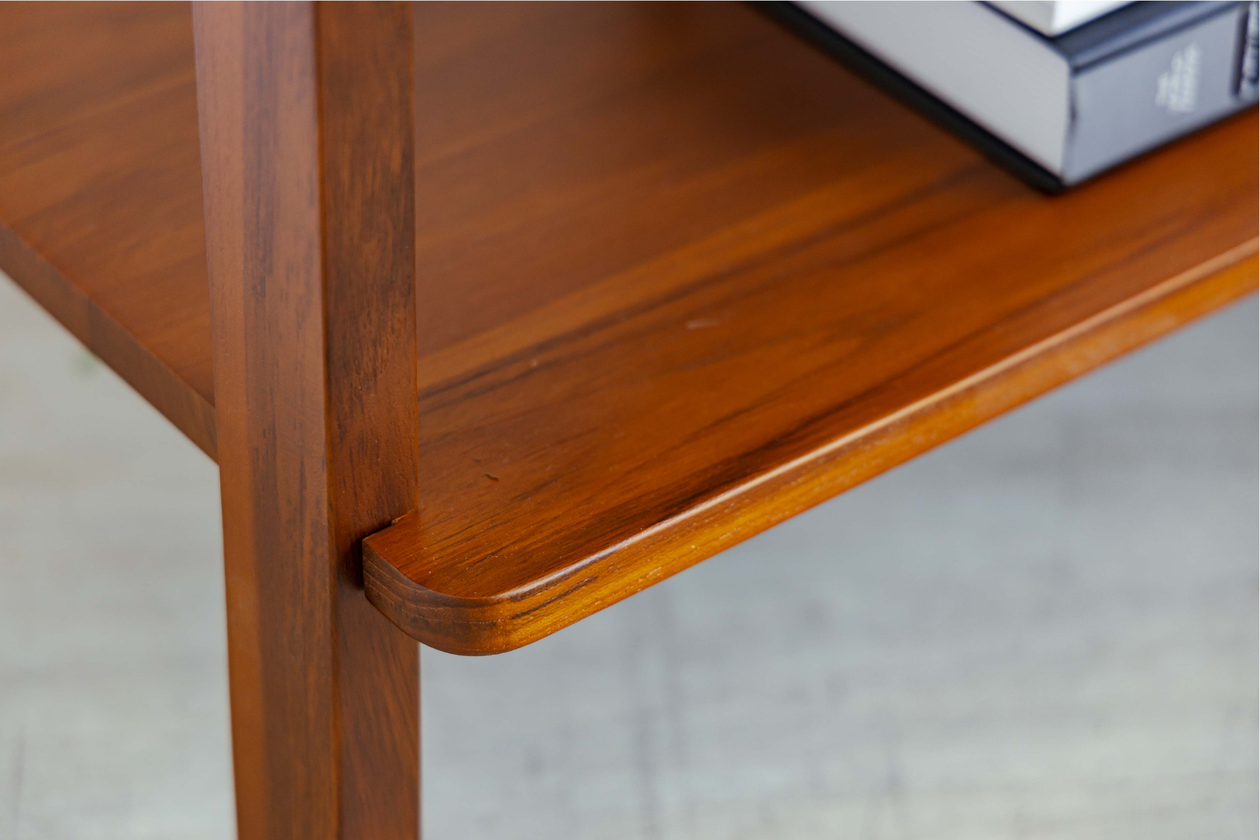 TETRA SHELF (LOW)